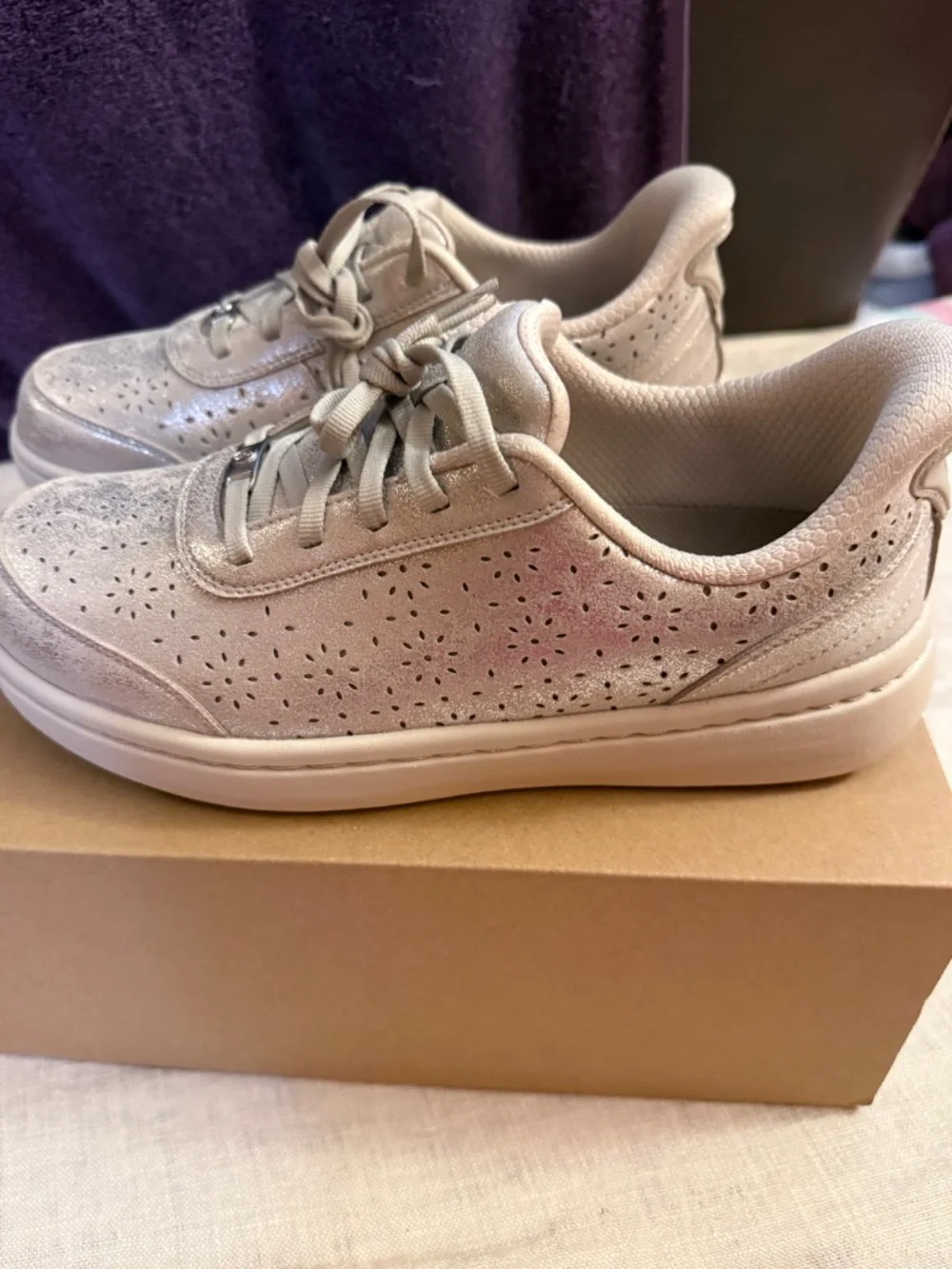 MISMATCHED / SPLIT-SIZE PAIR, Left Shoe-Size 9.5 Wide Right Shoe- 9W BRAND NEW